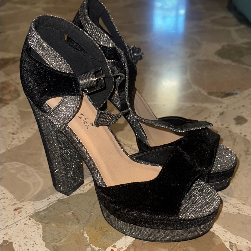 Shoe Dazzle Black and Silver Platform Heels